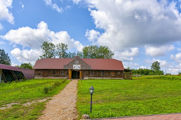 Barn Roofing Service in Suwanee